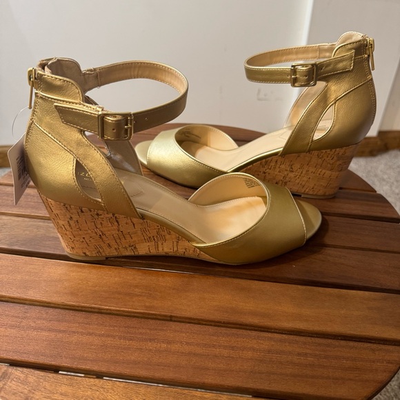 Liz Claiborne Wedge Sandals / Size:11 - Picture 6 of 9